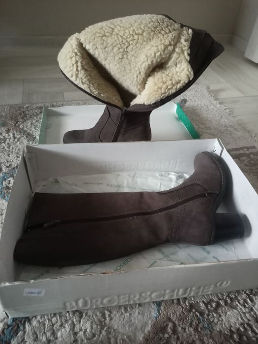 Продаю зимние сапоги