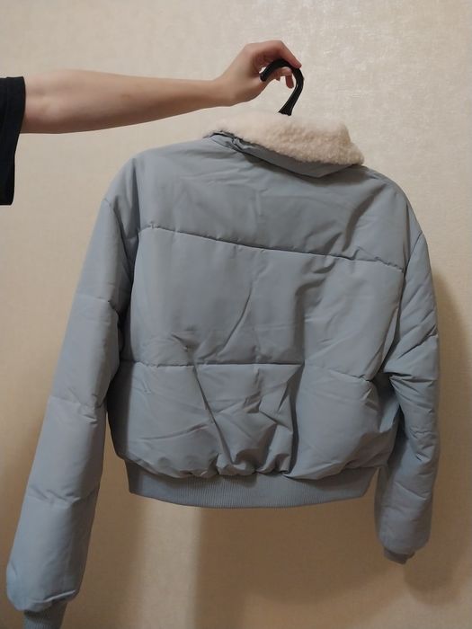 Продам женскую куртку