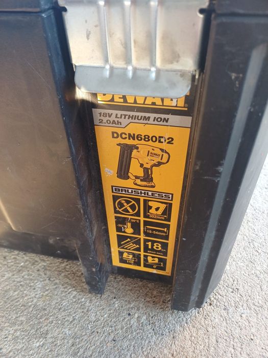 Pistol cuișoare  Dewalt DCN680D2 18V