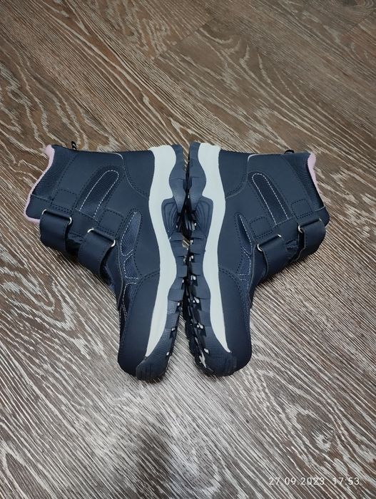 Продам обувь на осень теплые