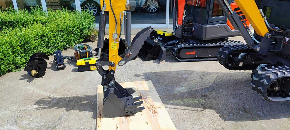 Мини багер TOROS-T18 MAX