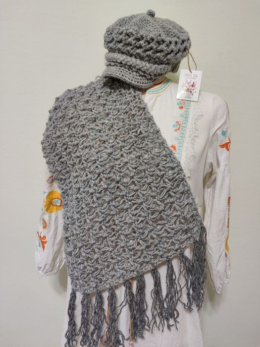 Деми сезонная фуражка с шарфом