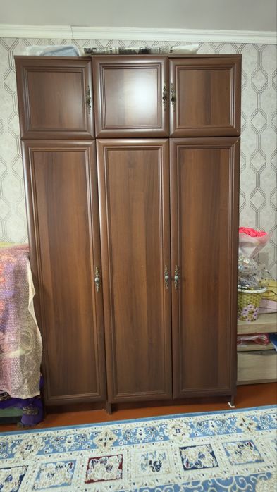 Продаю гарнитур со шкафом