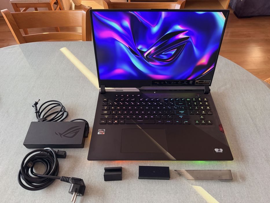 ASUS ROG SCAR 17 Ryzen 9 / RTX 3070 / 32GB / 2TB / 300Hz + ROG Eye S