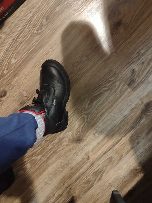 Работни обувки с бомбе