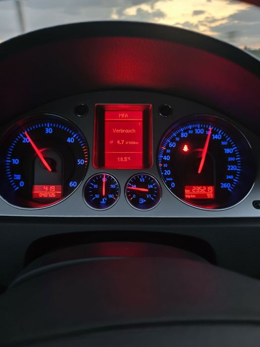 Passat  Limuzină  2L Diesel 140 Cp  Recent adus Nr tzol valabile 30 zile  împecabilă