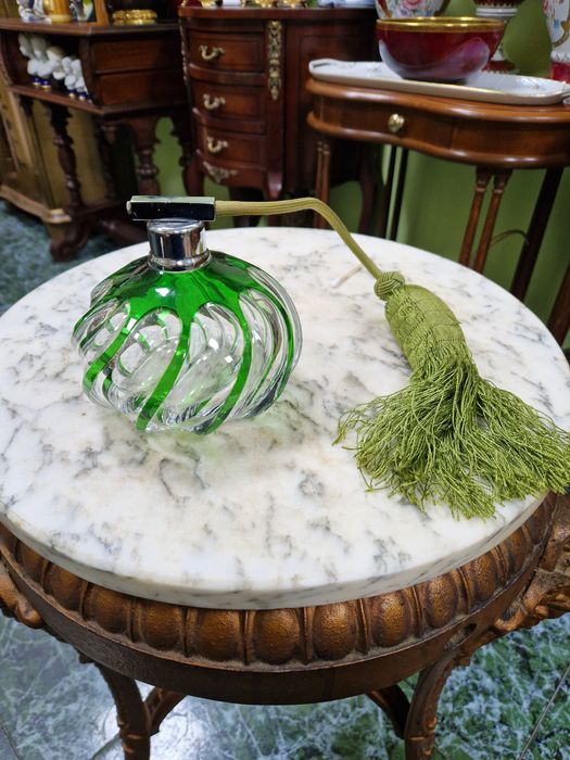 Прекрасно антикварно колекционерско кристално шишенце за парфюм Bochem