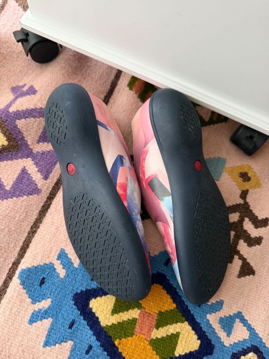 Ботуши / Обувки TOMS / Tommy Hilfiger / Camper / Roberto Festa / Karine Arabian / Mexx / IOVAI