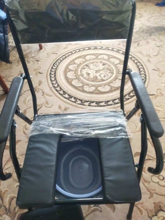 Кресло-туалет для инвалидов