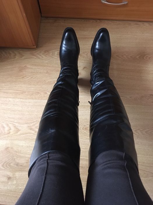 Cizme dama, piele, imblanite, cu toc , in conditii foarte bune .