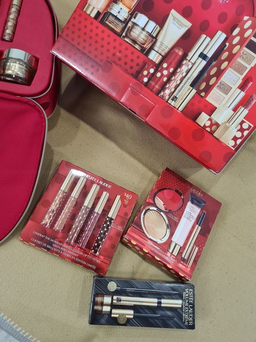 Продам подарочный набор косметики Estee Lauder