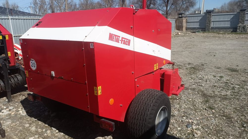 Пресс подборщик рулонный