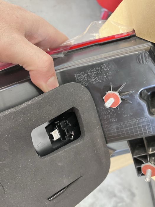 Lampa stop dreapta Mercedes E