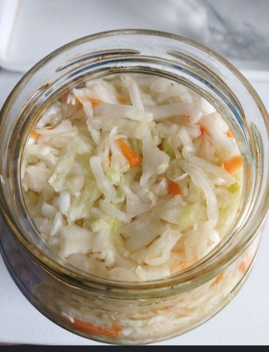 Капуста квашеная  вкусная хрустящая.