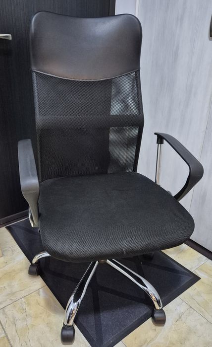 Scaun de  birou negru