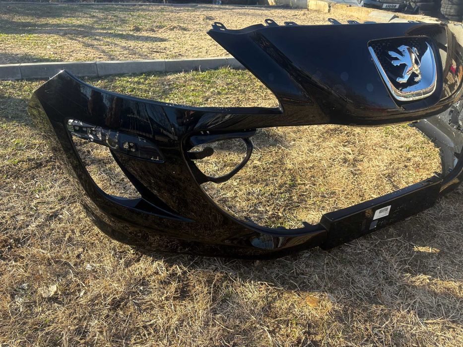Предна броня за Пежо / Peugeot 308 2007 - 2016