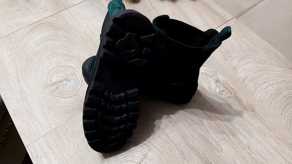 Дамски велурени боти