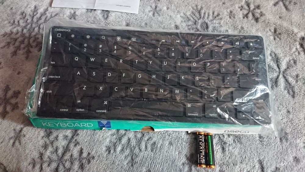 Tastatura wireless bluetooth pentru tableta si smartphone