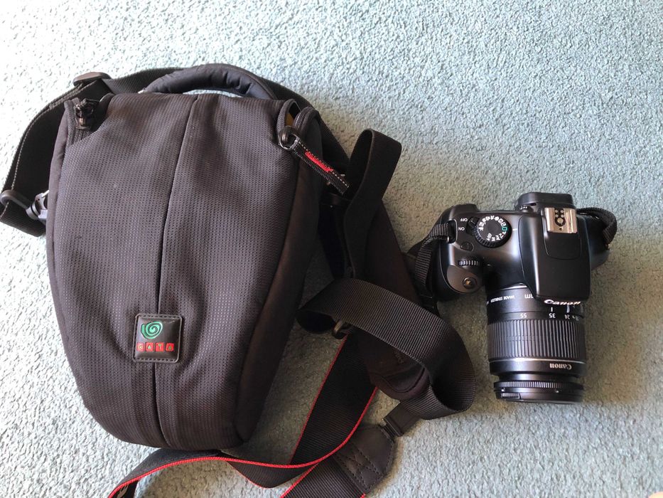 Aparat Foto Canon EOS 1100D Dslr + geanta de transport Kata + card
