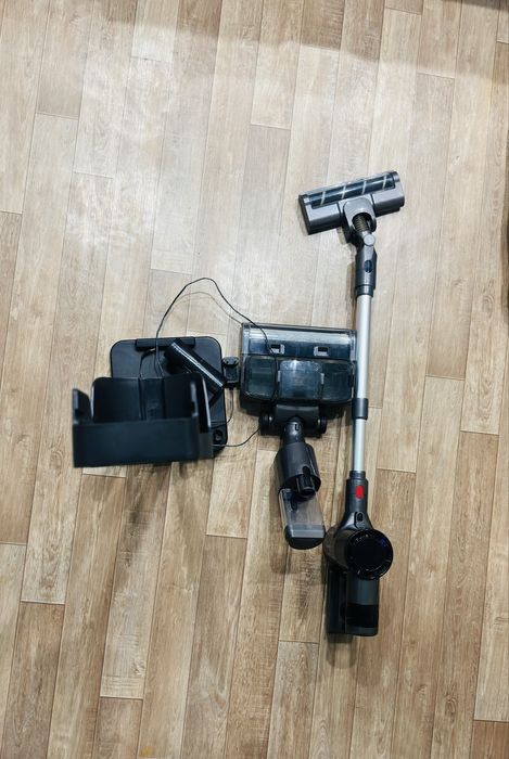 Пылесос вертикальный