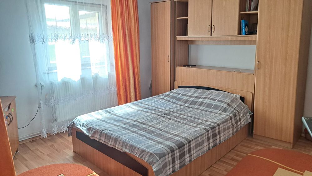 Casa de vanzare 1 Mai, zona linistita,suprafata construita 156 mp,