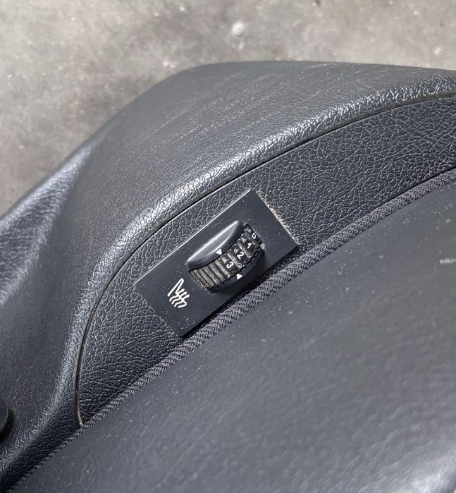 Scaune Recaro Peugeot RC / GT cu volan pe stanga si incalzire