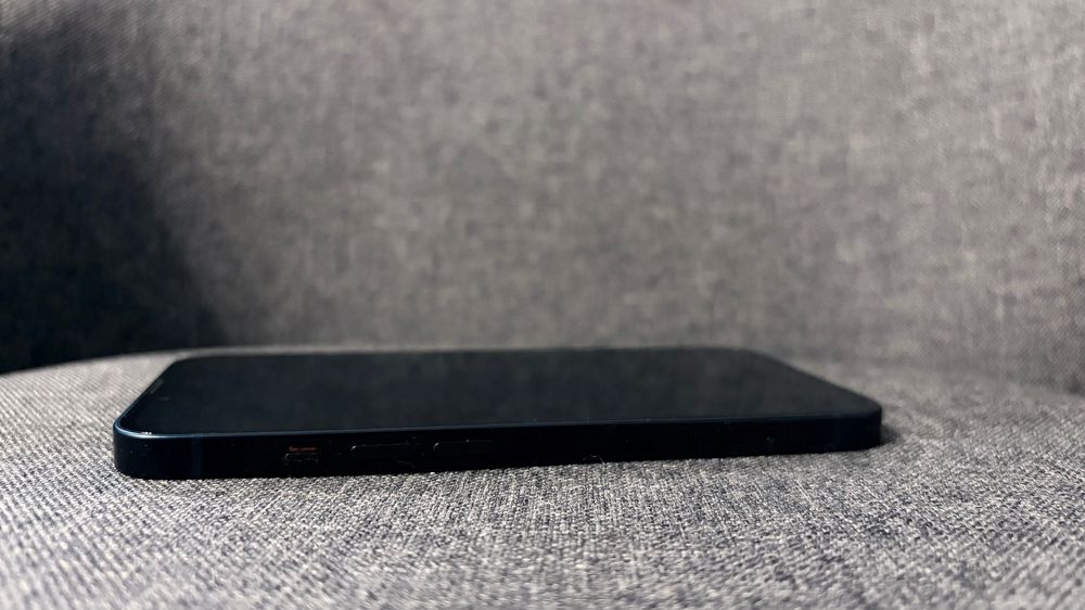 IPhone 13  128GB - тъмно син