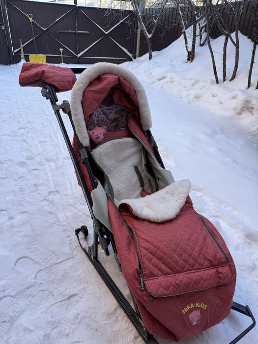 Продам почти новые санки