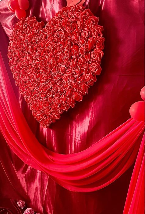 Inima din pvc si trandafiri din latex