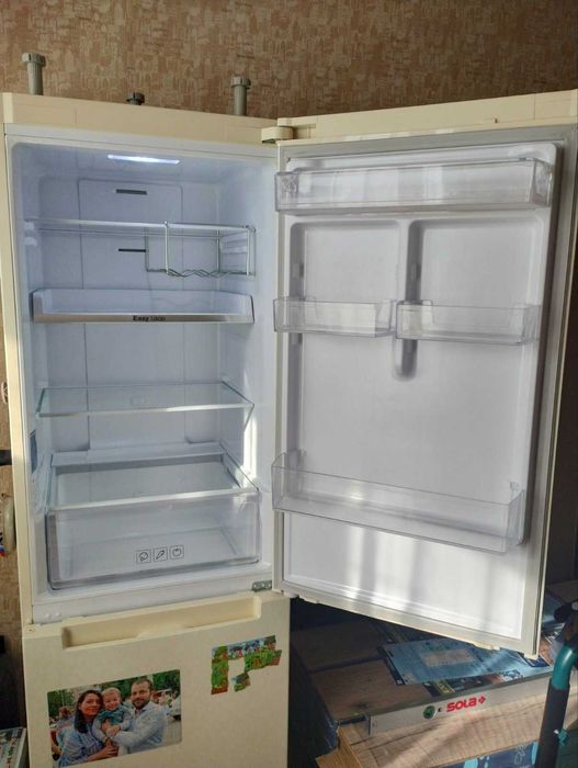 Хладилник с фризер Samsung RB31FERNDEF