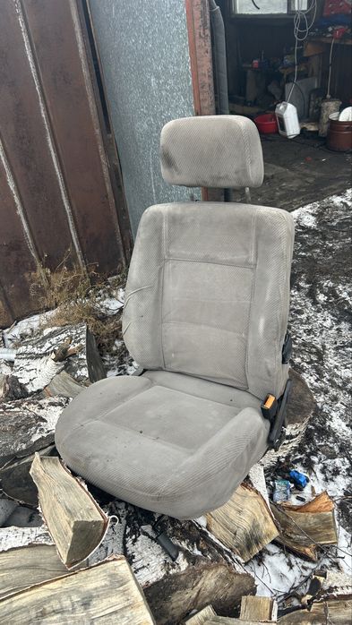 Сиденья от ауди 80 б4