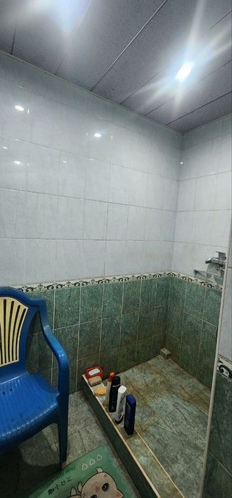 Охунбобоев 600м от Мечет 6.5сотка вдол дароги 6комнатная фасад 33м