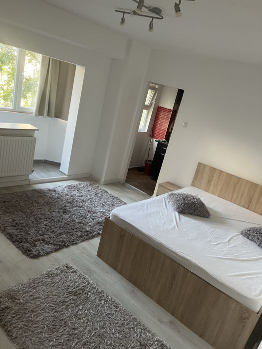 Proprietar Inchiriez Garsoniera Sebastian