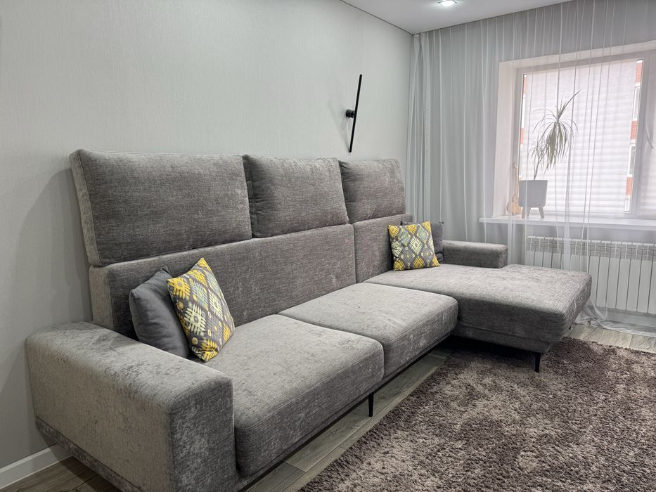 Диван покупали в Априори