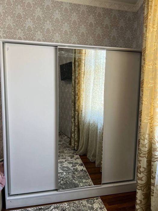 Shkaf sotiladi Dastafka ustanovka bepul