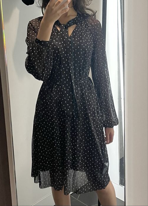 Продам женское платье черное