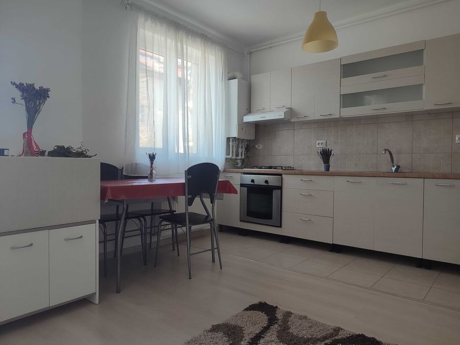 Închiriez apartament cu o cameră