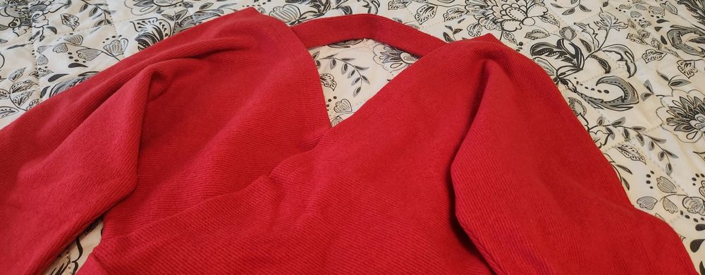 Rochie roșie, damă