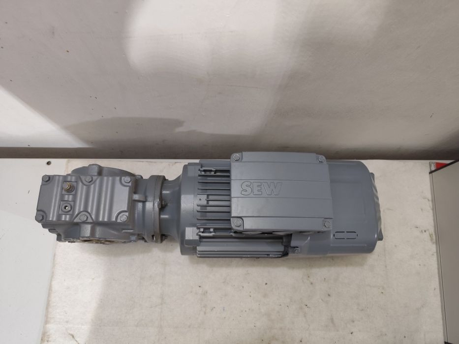 Reductor 1,1 kw  ,120 rotații