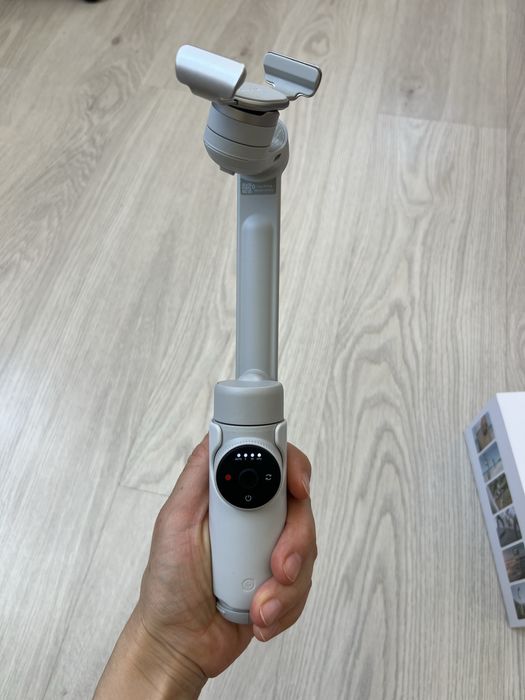 Продам стабилизатор Insta360 flow