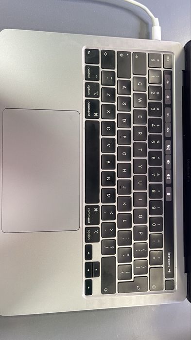 Macbook Pro 2020 13dyum