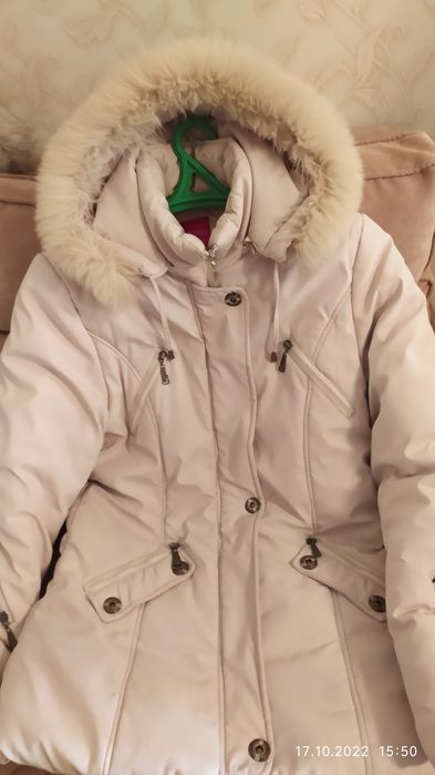 Продам женскую куртку