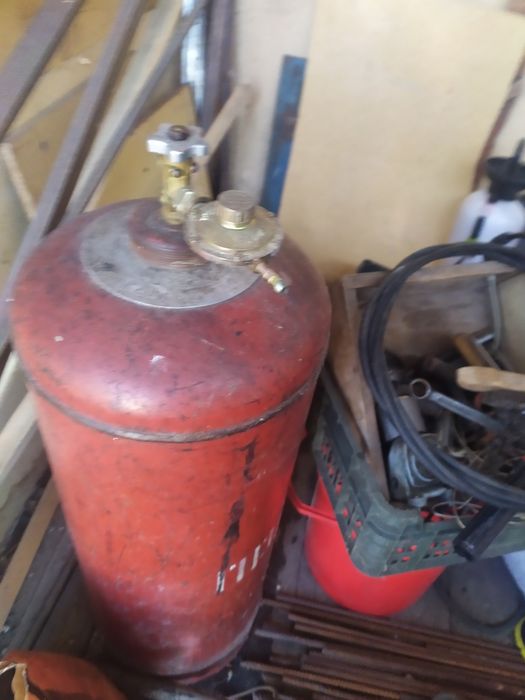 Продам маленький газбаллон 10000 тенге