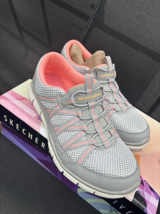 Skechers  marimea 36