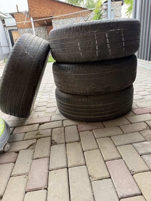 Продам шины комплект