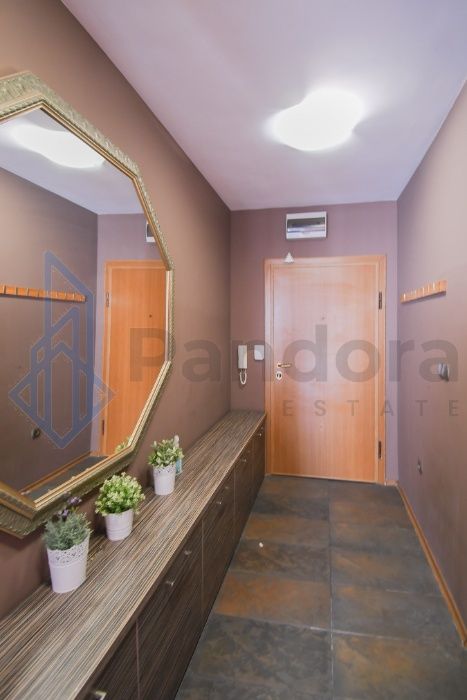 Тристаен ап. жк. Хладилника