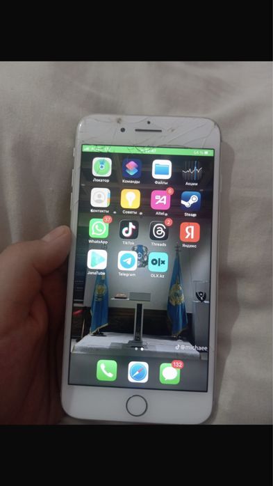 продается айфон 7+