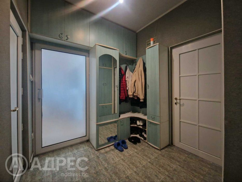Тристаен апартамент, Център, 82 кв.м., ет. 5, ТЕЦ, тухла, обзаведен