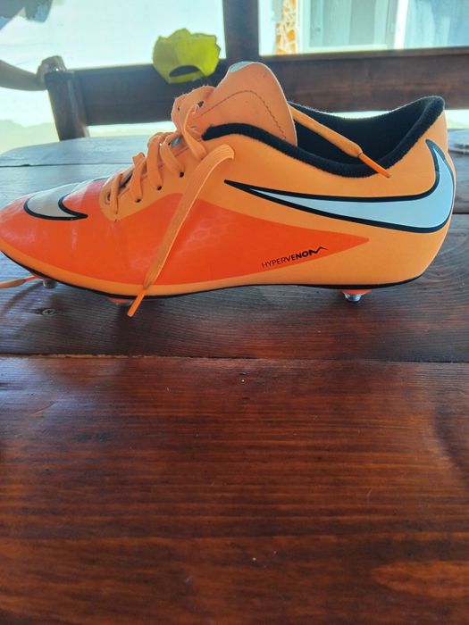 Vand chiete pt football satre bune