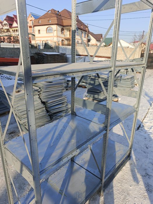 Rafturi metalice pentru depozitare și arhiva
